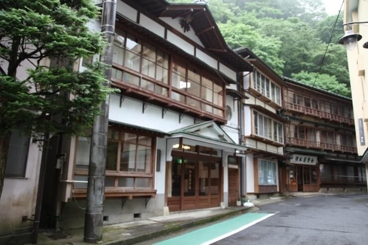 板室温泉の温泉街